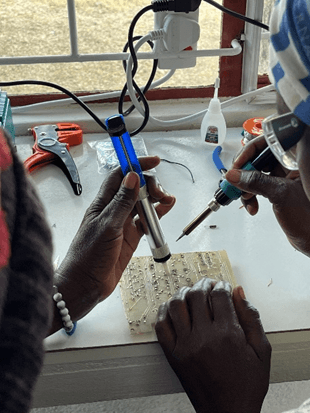 Penduka Solar Lantern Assembly Training